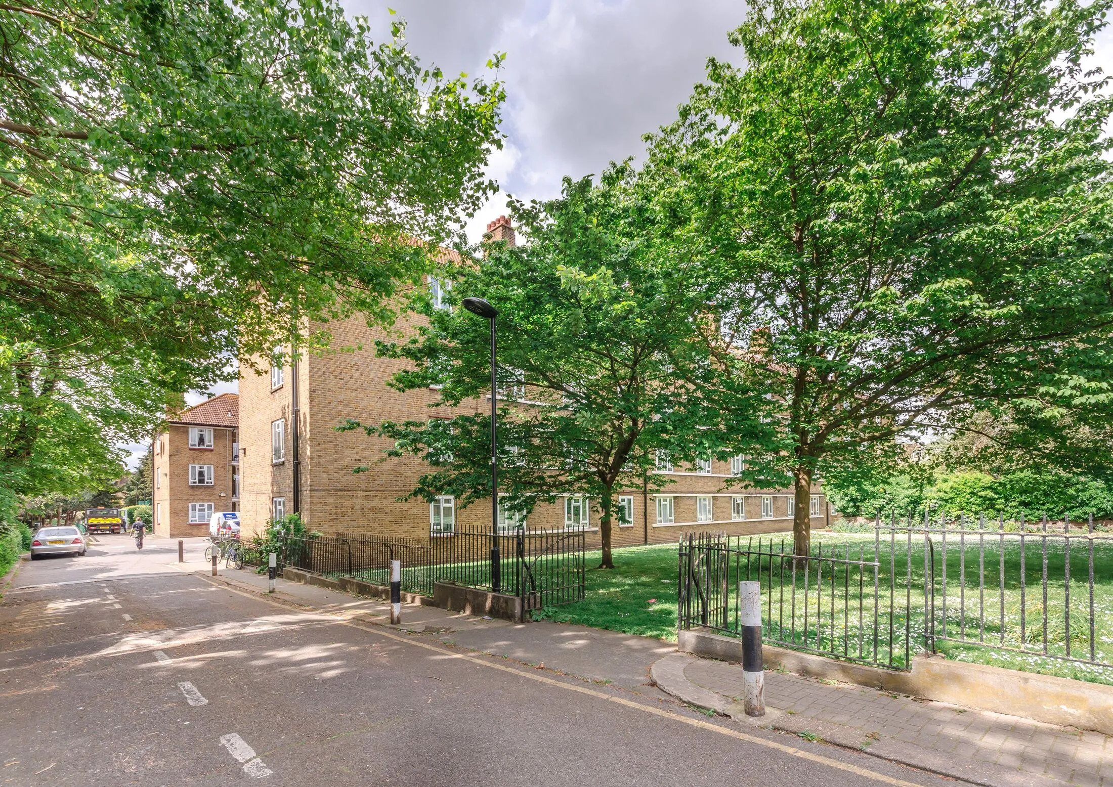 Flat Finlay Street in Greater London