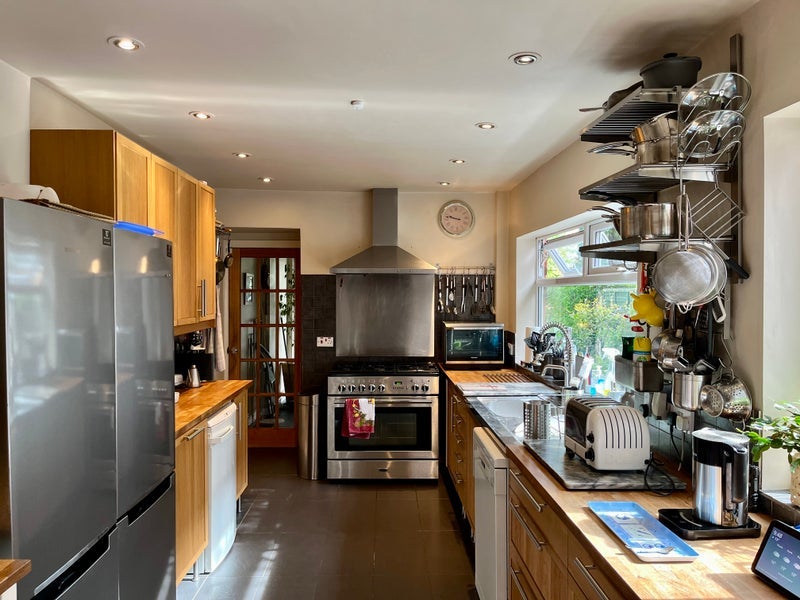 Room Willows Crescent in Birmingham