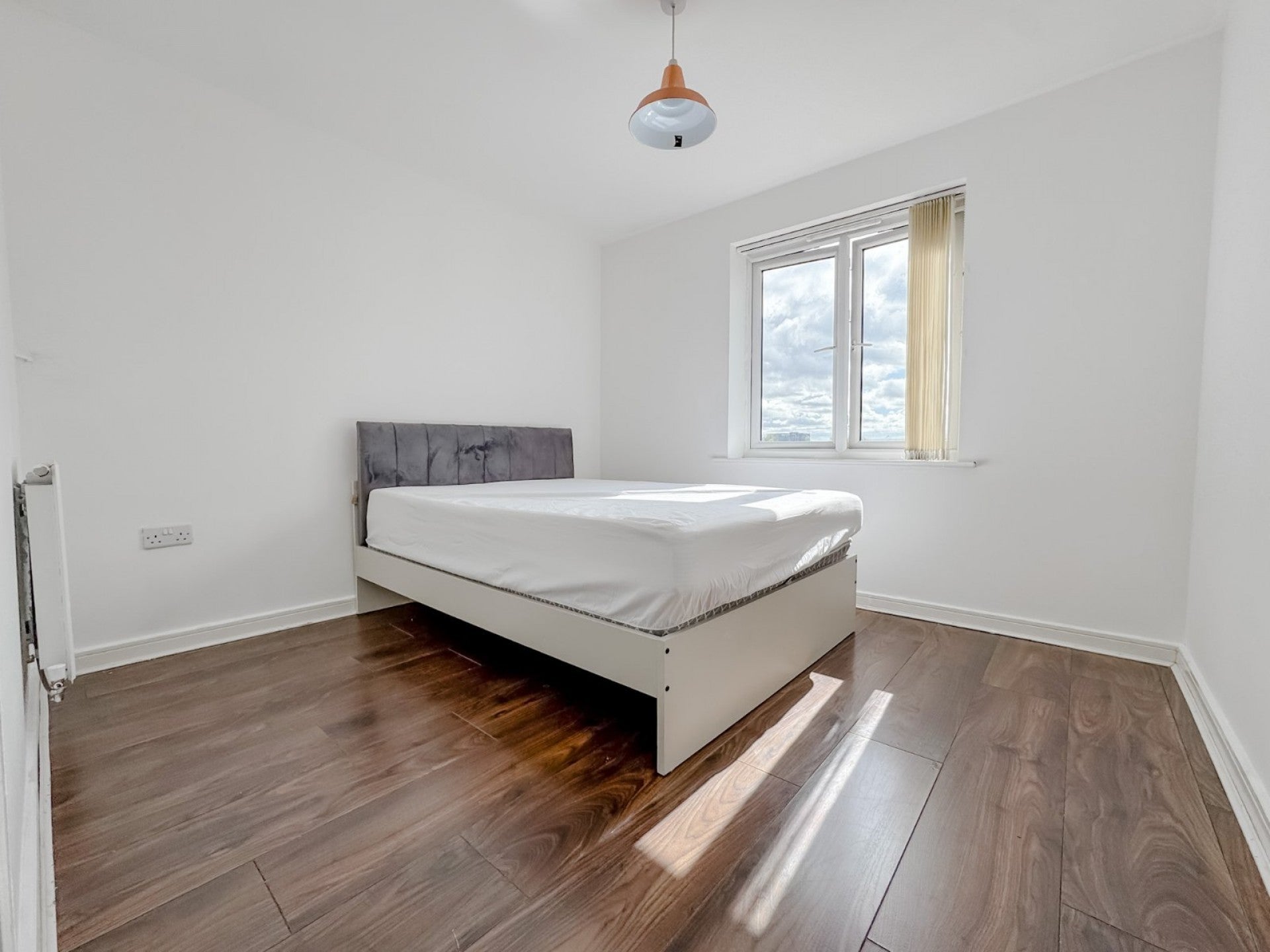 Flat Whitsun Leaze in Bristol