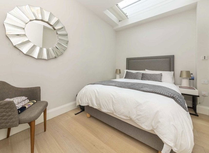 Flat Clanricarde Gardens in Greater London