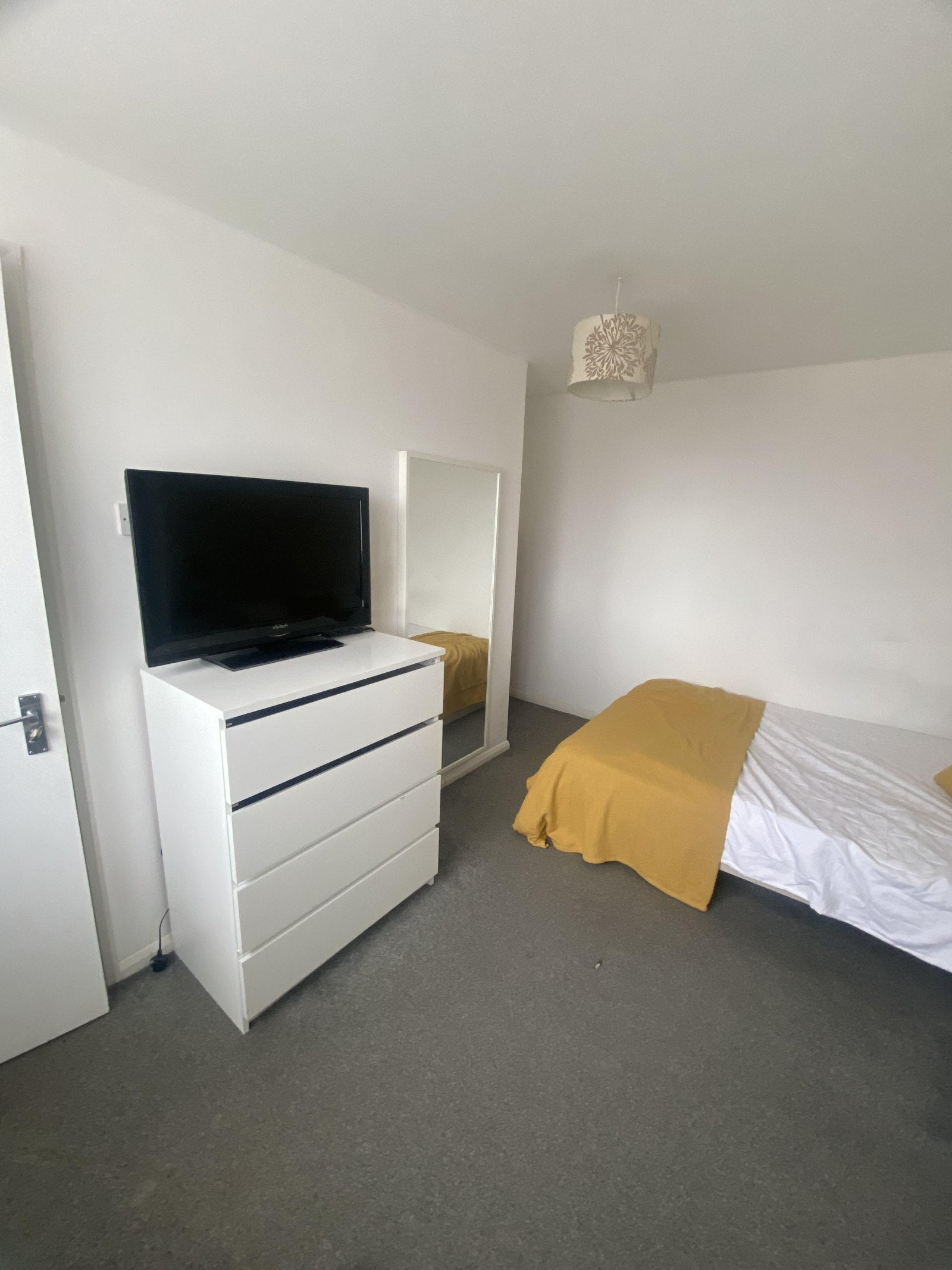 Flat Headcorn Drive in Canterbury