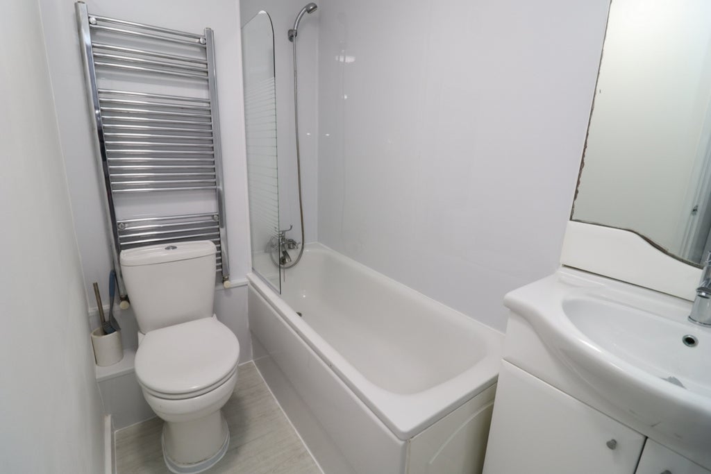 Room Globe Road in Greater London