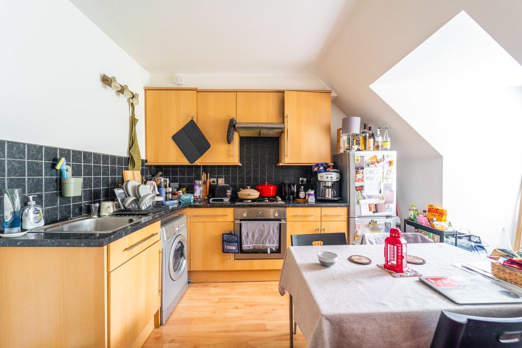 Flat Finchley Road in Greater London