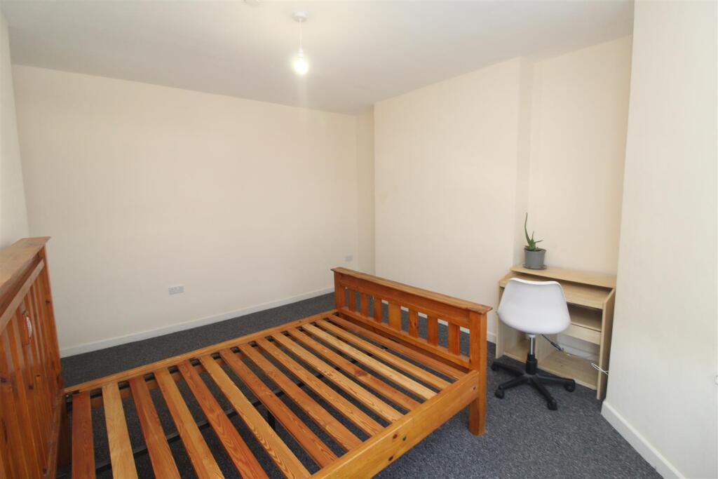 Flat Ombersley Road in Newport