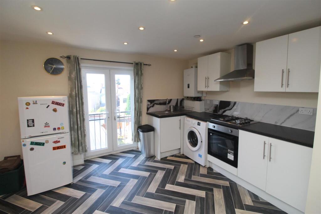 Flat Ombersley Road in Newport