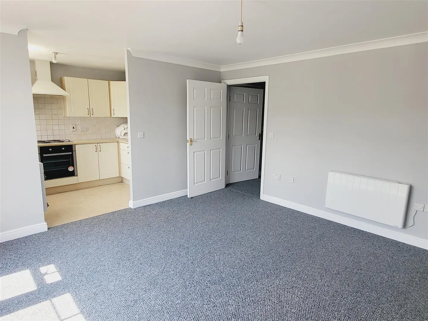 Flat Richmond Meech Drive in Ashford