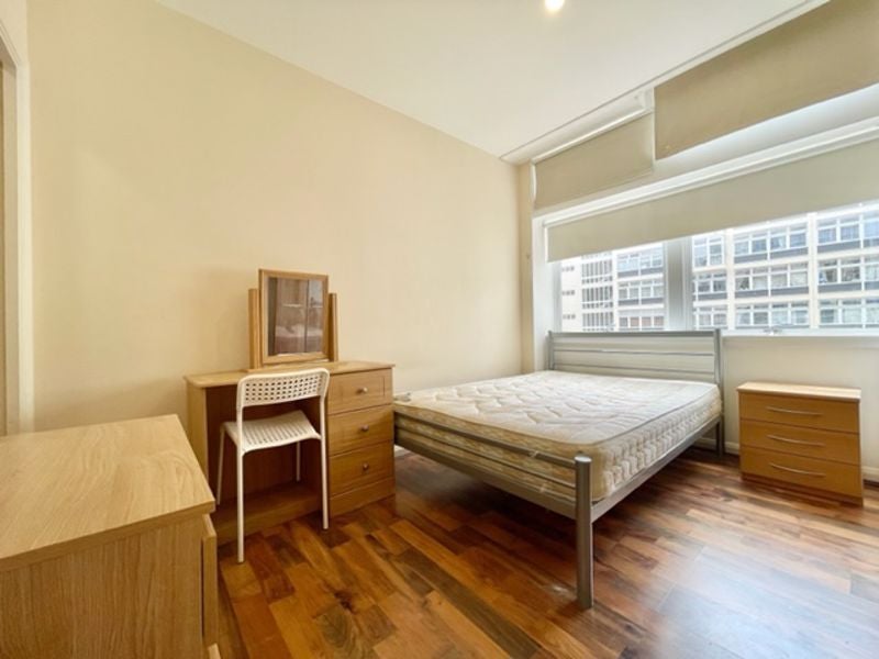 Flat Newington Causeway in Greater London