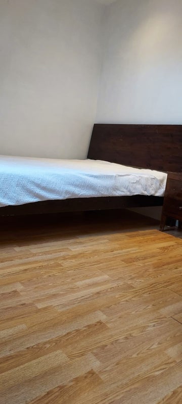 Room Ridgeview Road in Greater London