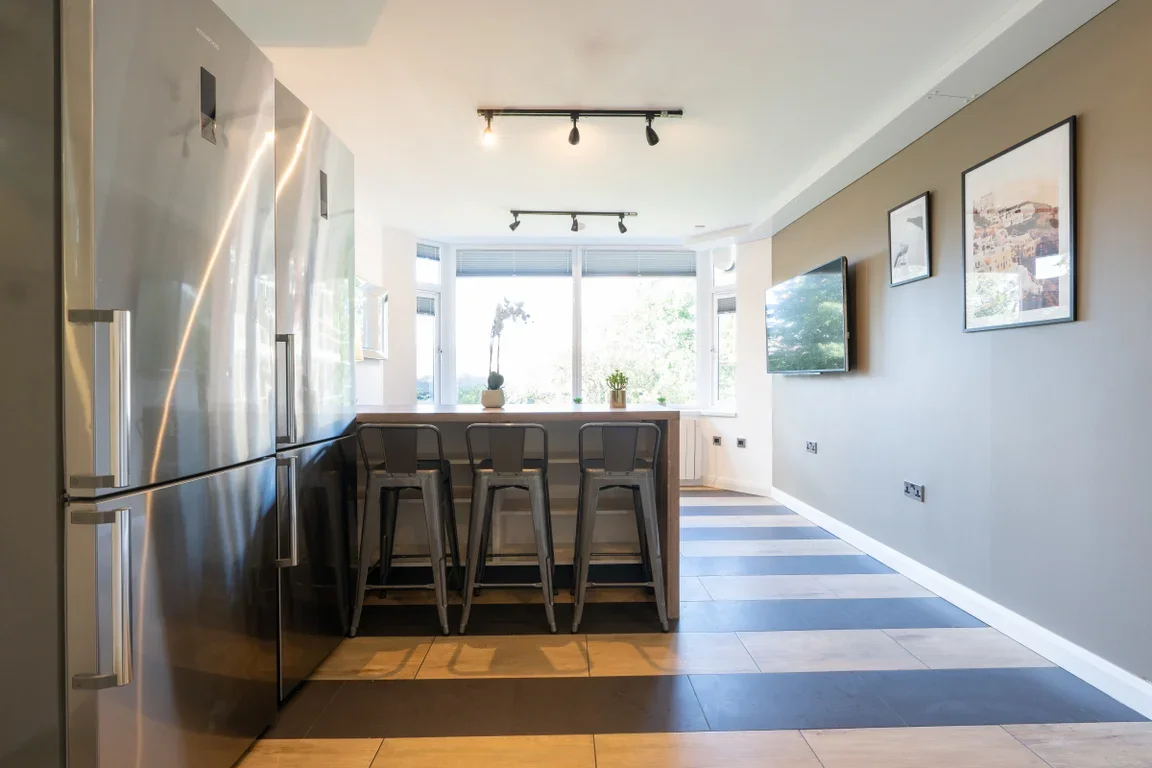 Flat Eskdale Terrace in Newcastle upon Tyne