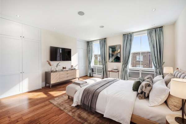 Flat Cathcart Road in Greater London
