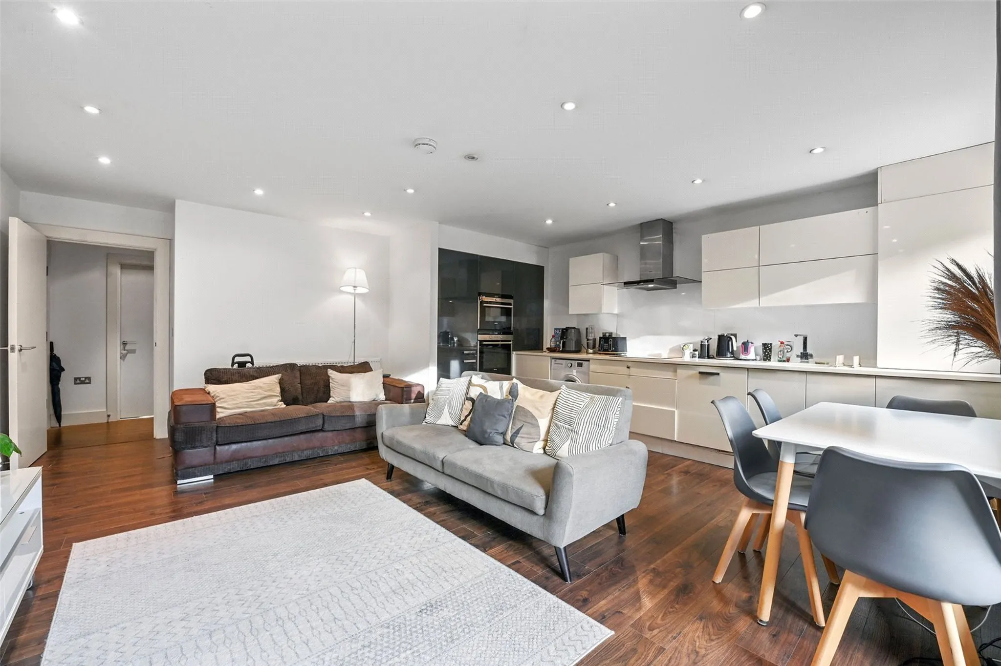 Flat Wynter Street in Greater London