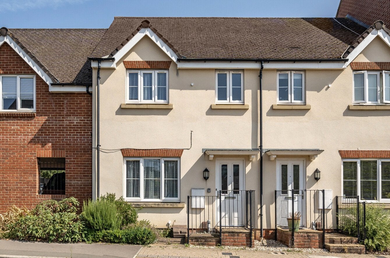 House Sparrowhawk Way in Bracknell