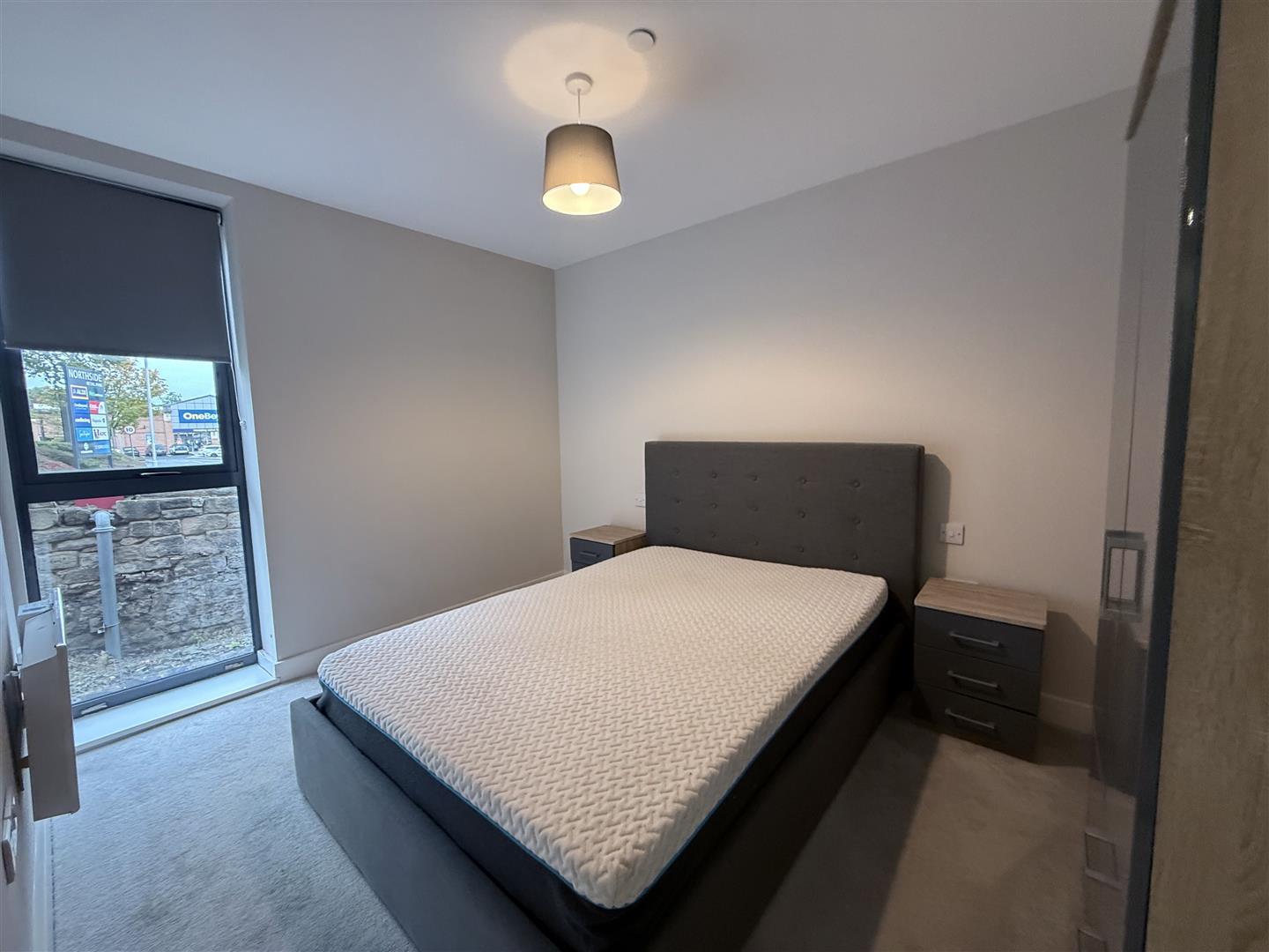 Flat Stonegate Road in Leeds
