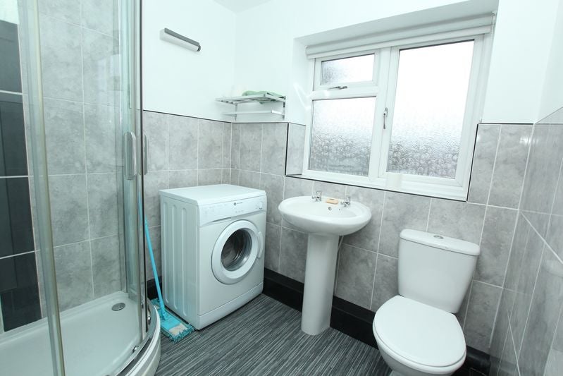 Flat Banbury Grove in Staffordshire Moorlands
