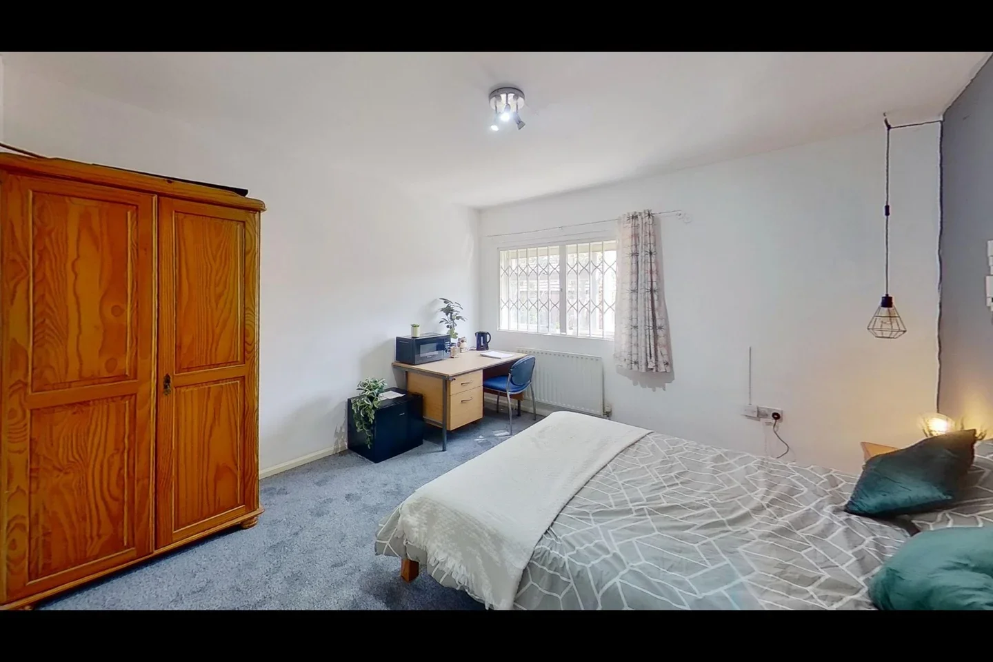 Room Gregory Boulevard in Nottingham