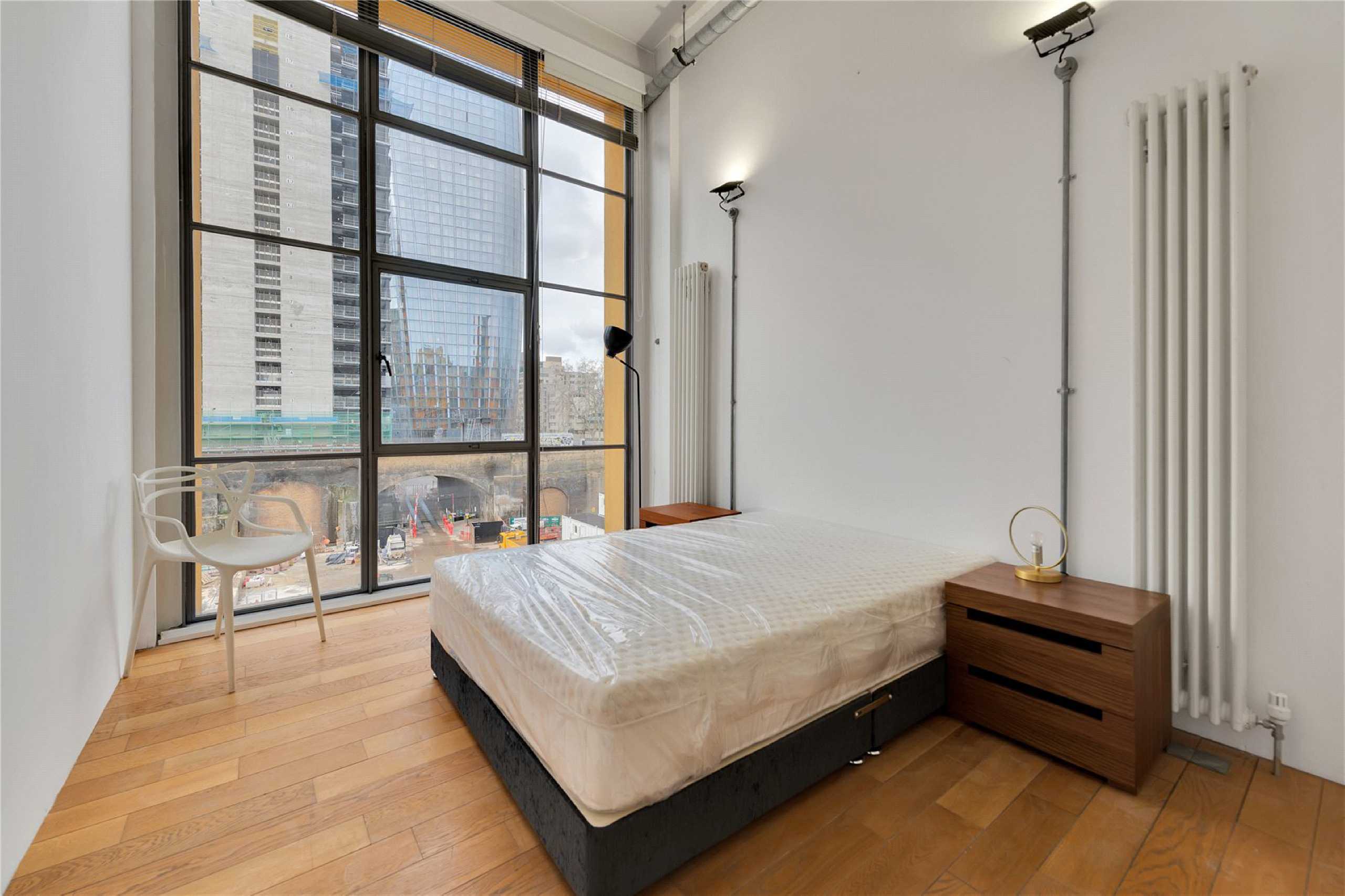Flat Holland Street in Greater London