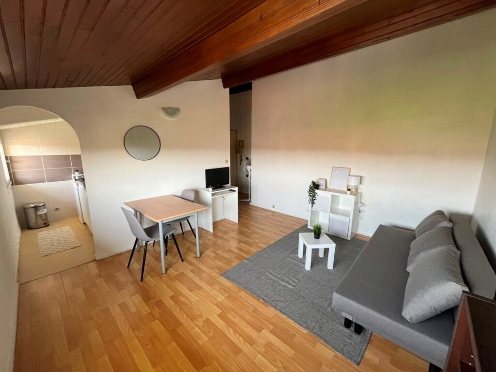 Flat Rue Jean Chaptal in Toulouse