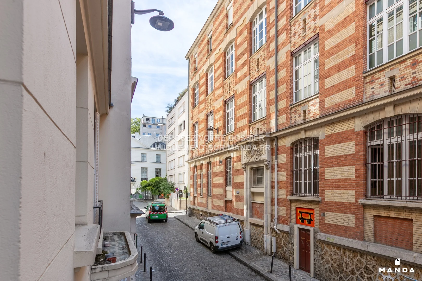 Flat Rue André Antoine in Paris