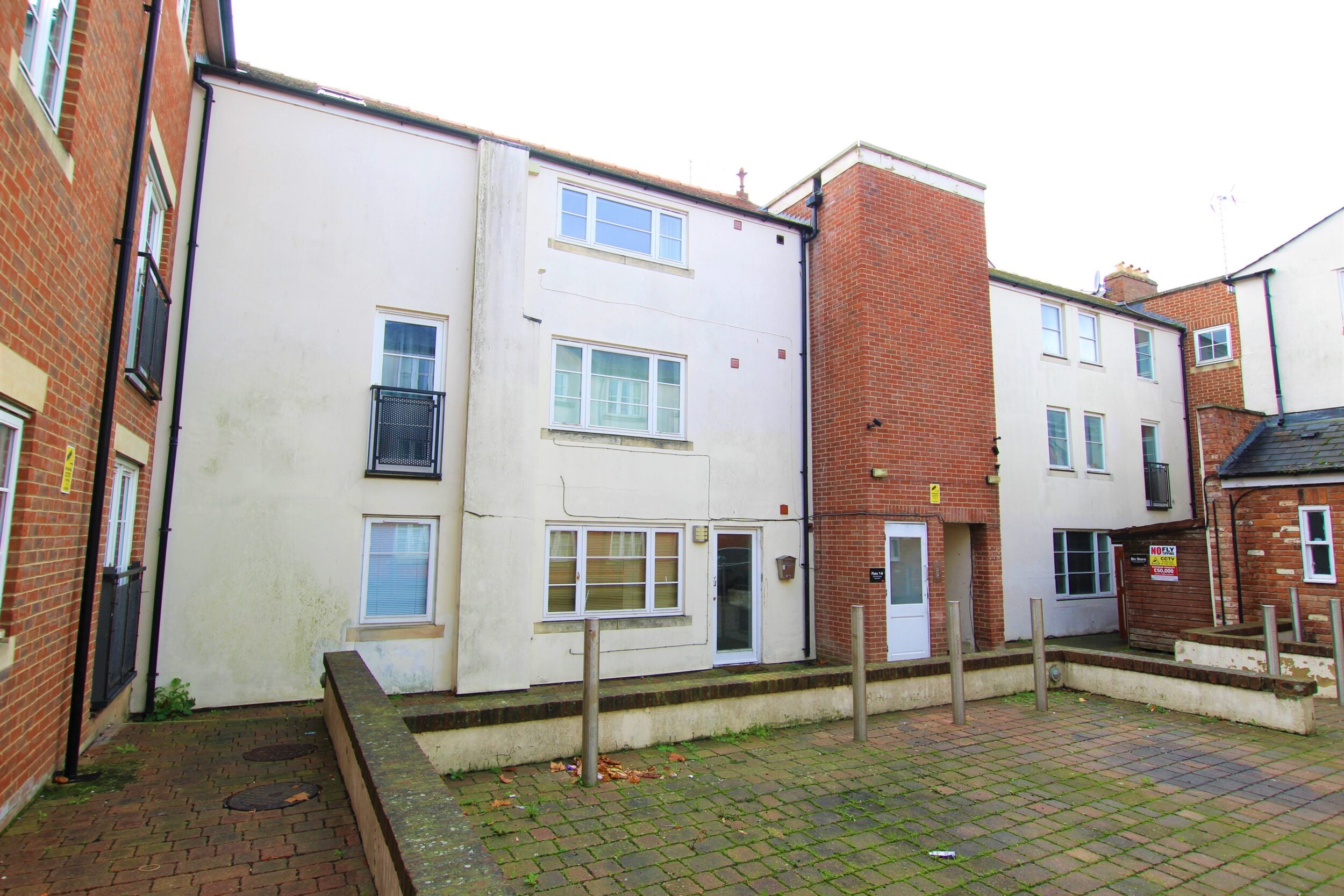 Flat Southgate Street in Gloucester