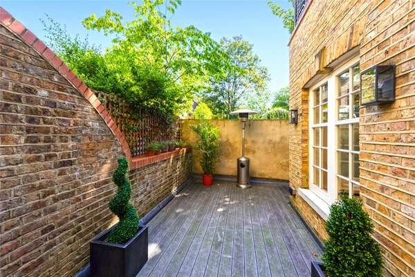 Flat Palace Gate in Greater London