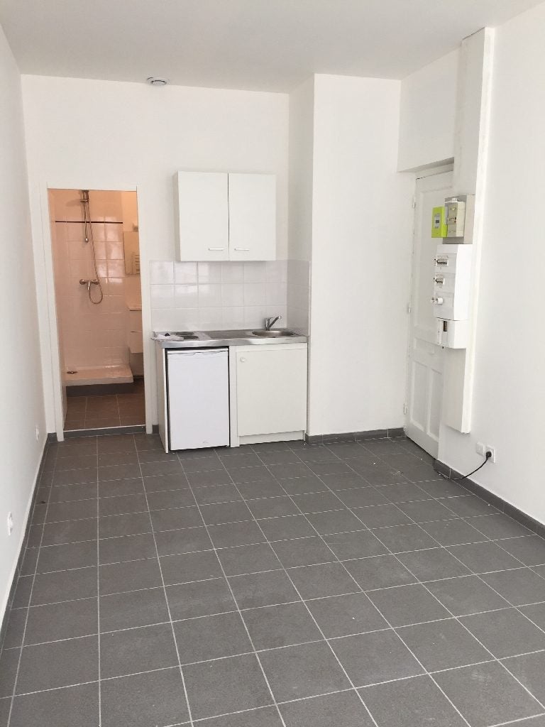 Flat Rue du 4 Août 1789 in Villeurbanne