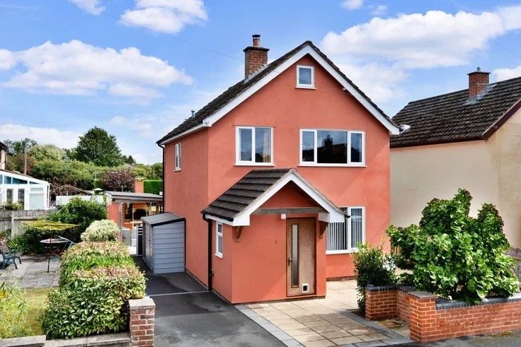 House Elizabeth Road in Kington
