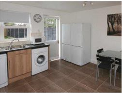 Room Tollgate Road in Greater London