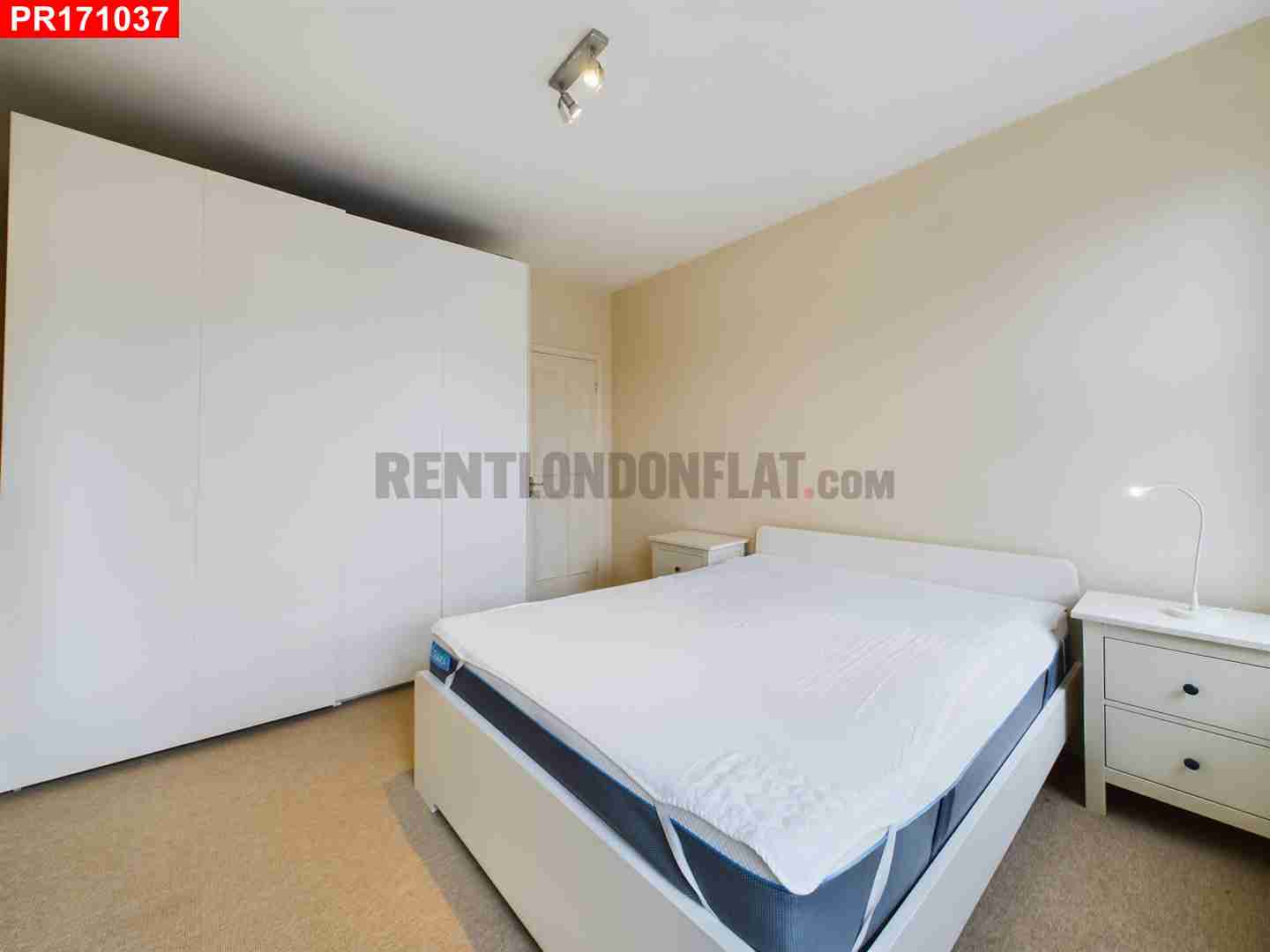 Flat Philbeach Gardens in Greater London