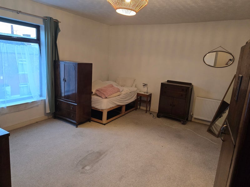 Room Whingate Green in Leeds