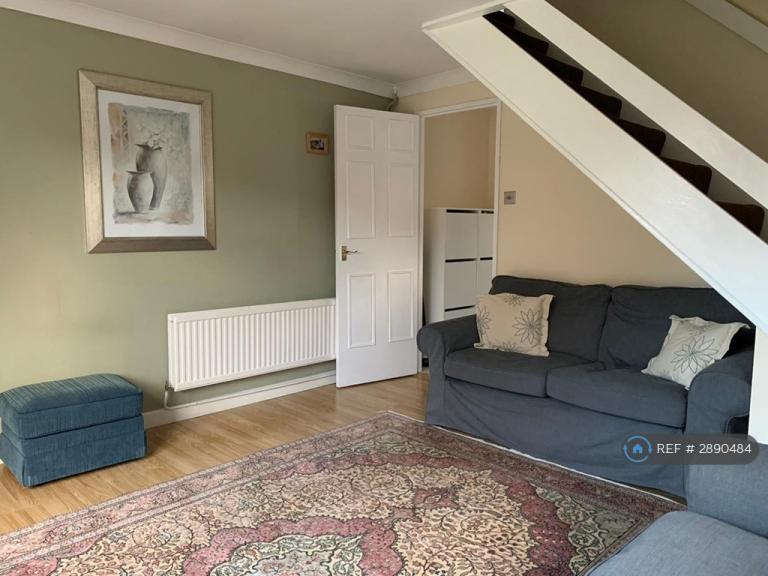 House Barnston Close in Luton