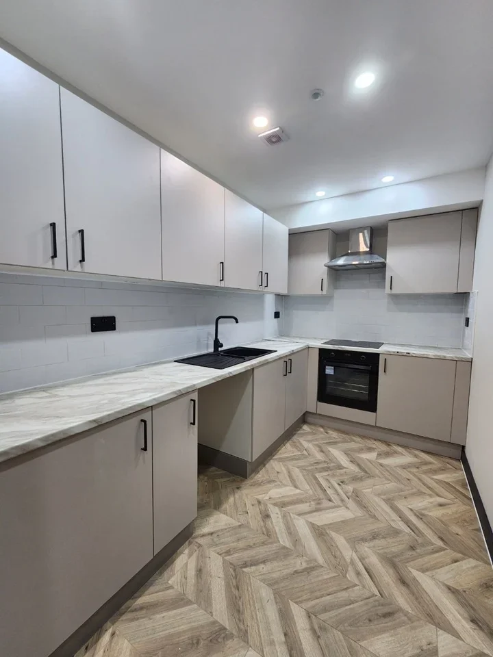 Flat Albert Road in Greater London