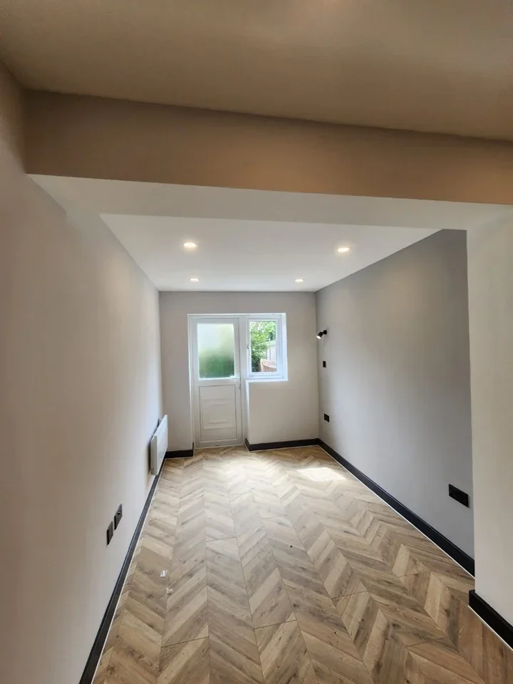 Flat Albert Road in Greater London