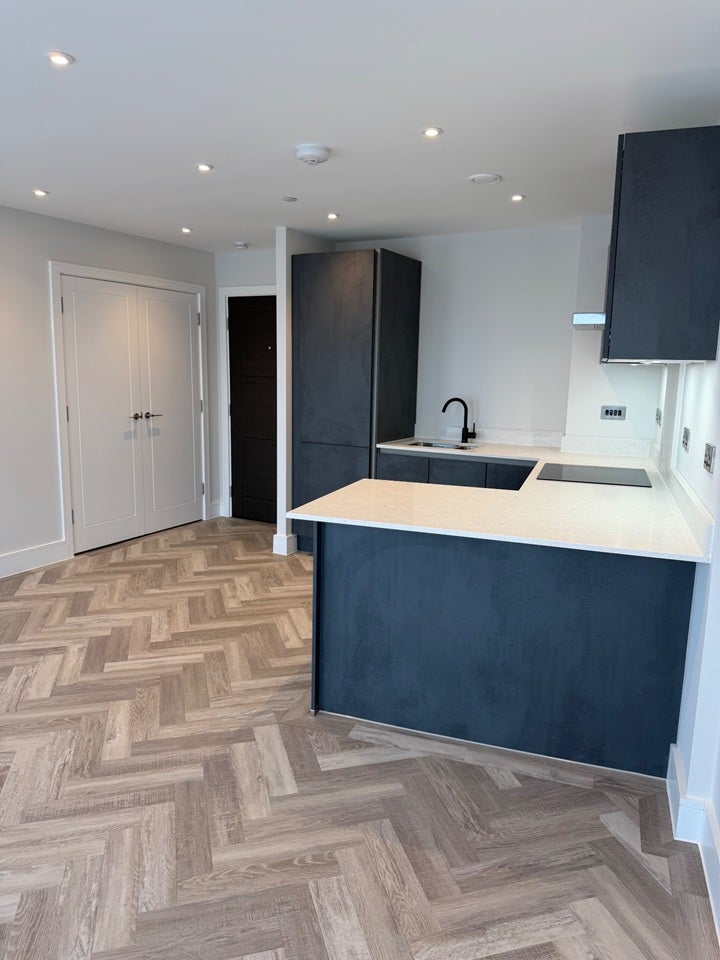 Flat Cockfosters Road in Greater London