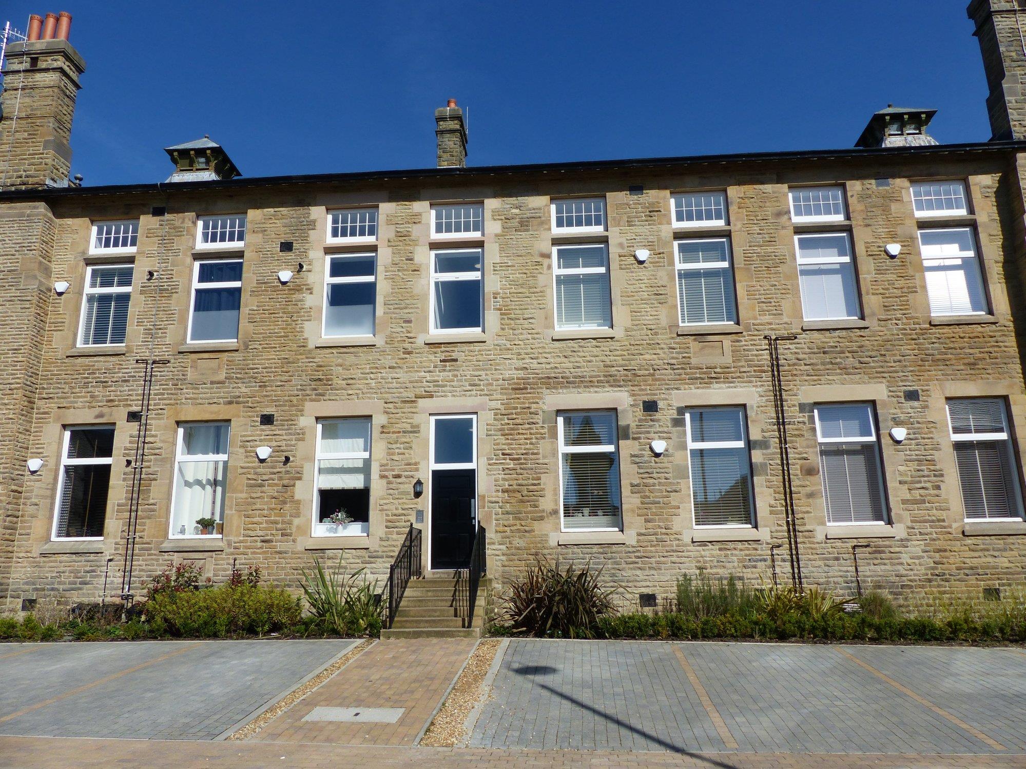 Flat Arkendale Court in Leeds