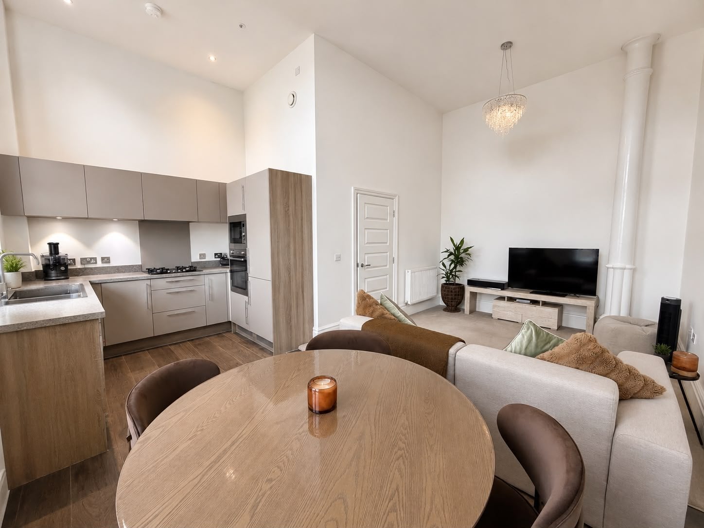 Flat Arkendale Court in Leeds