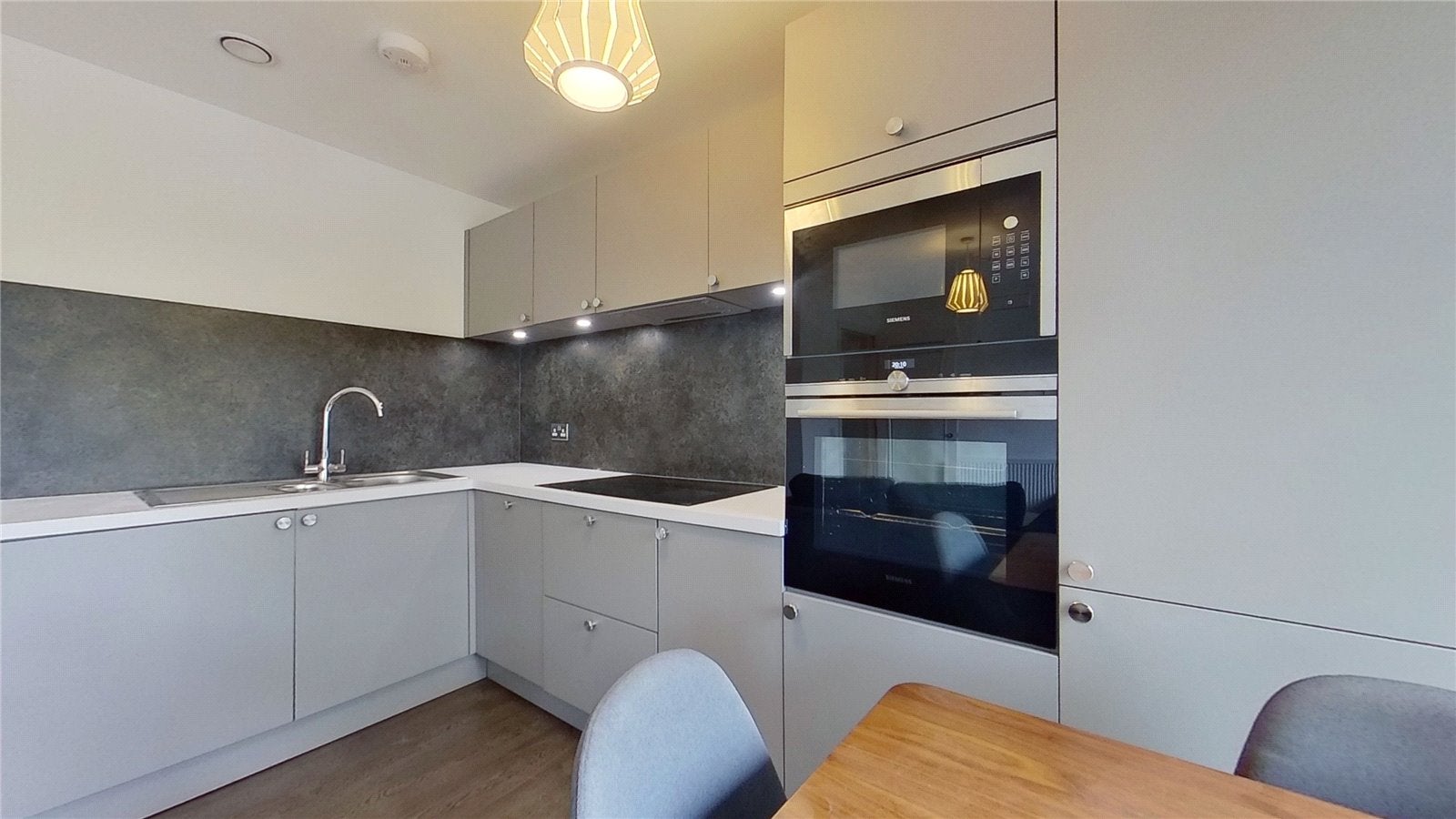 Flat Broomhill Avenue in Glasgow