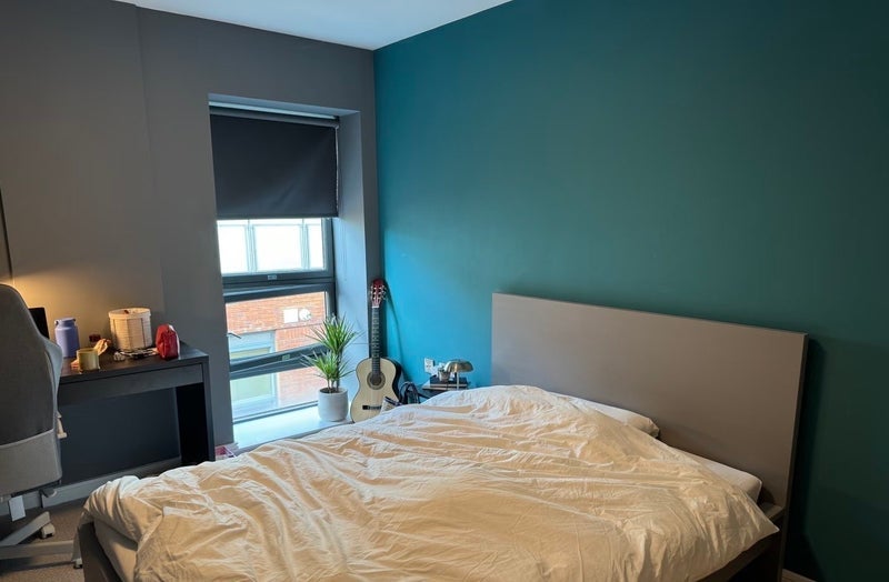 Room Broad Weir in Bristol