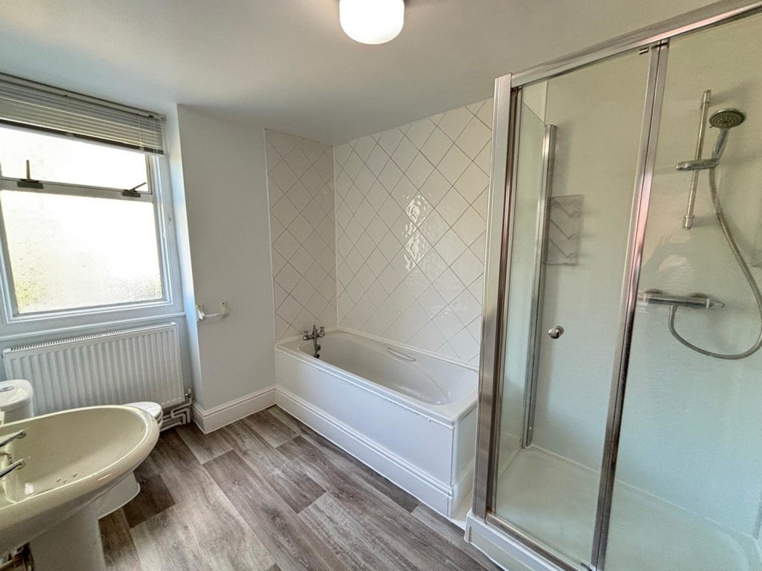 Room Glovers Walk in Yeovil