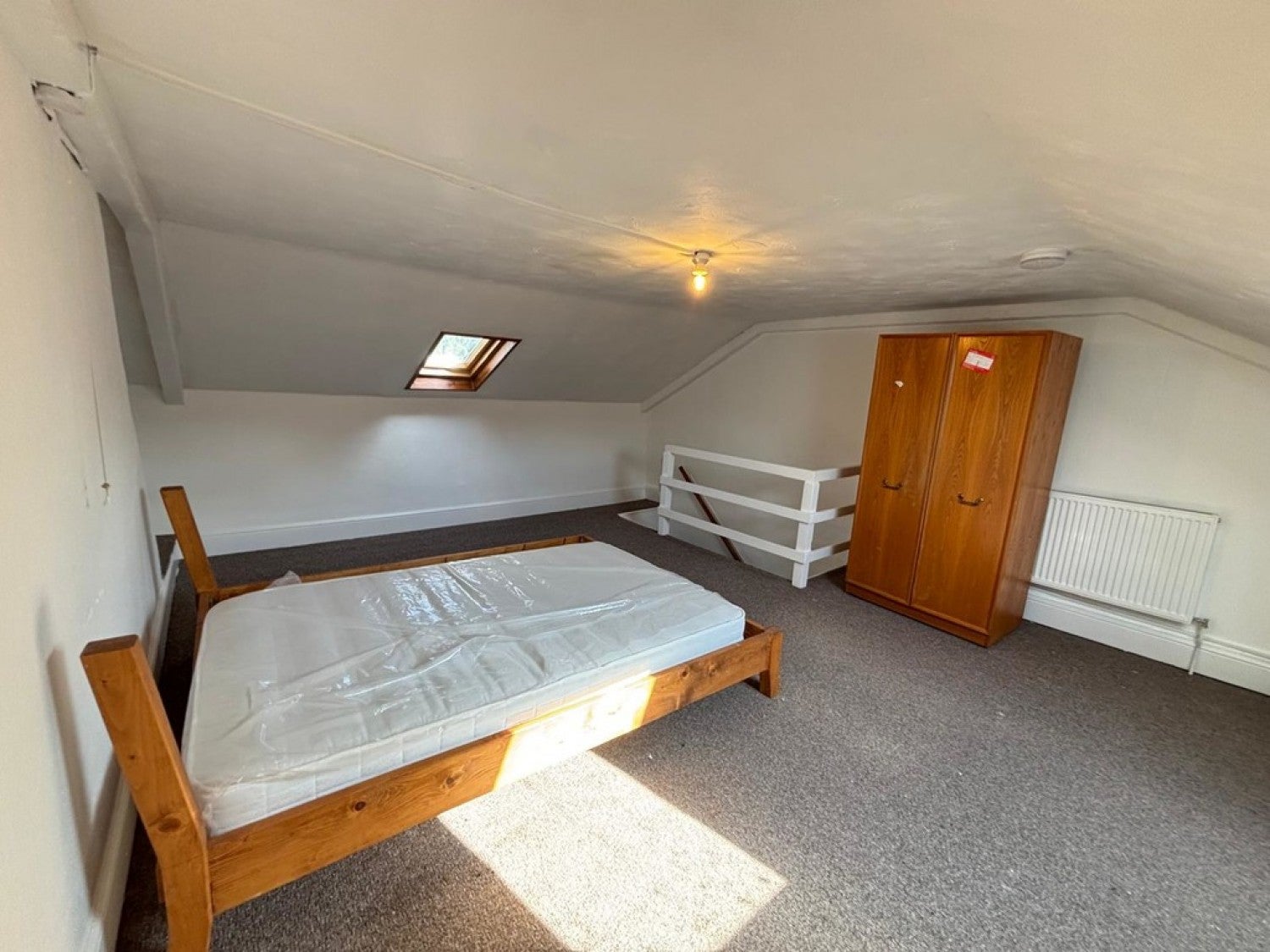 Room Glovers Walk in Yeovil