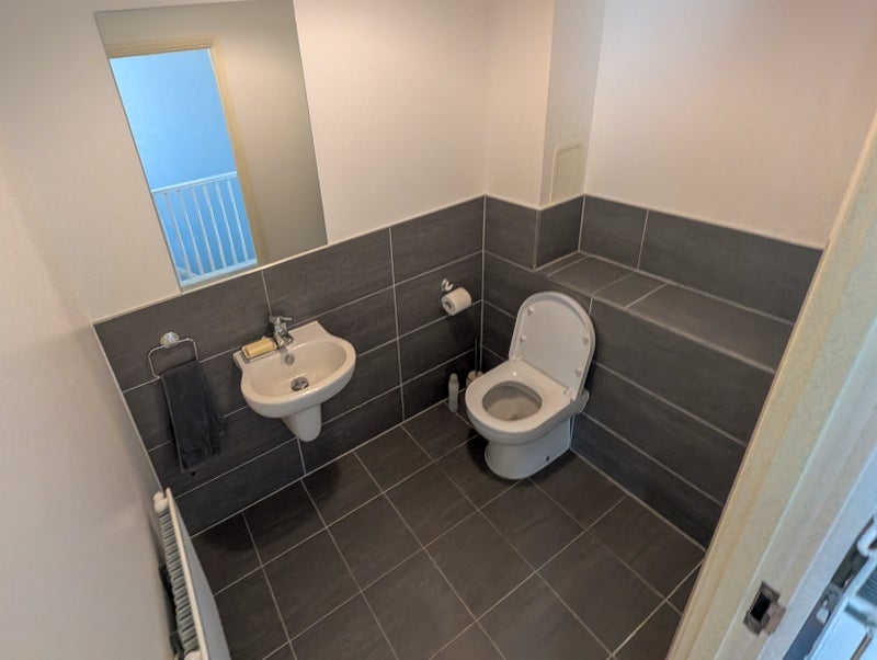 Flat Thornbury Way in Greater London
