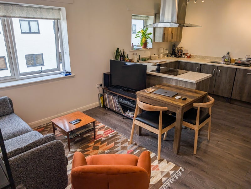 Flat Thornbury Way in Greater London