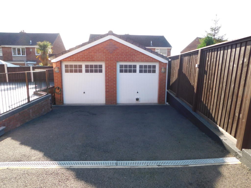 House Fairford Close in London