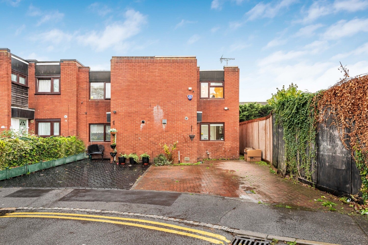 House Rainsford Close in Greater London