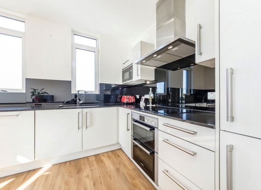 Flat Carlyon Close in Greater London