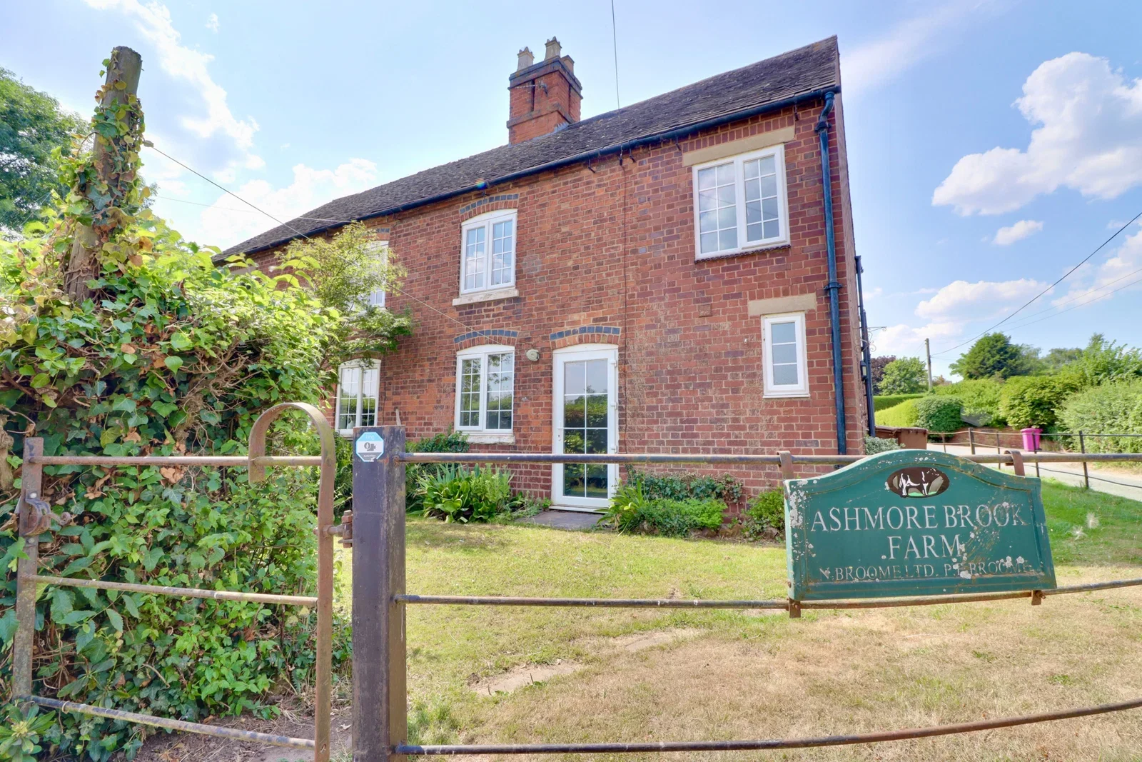 House Cross in Hand Lane in Lichfield