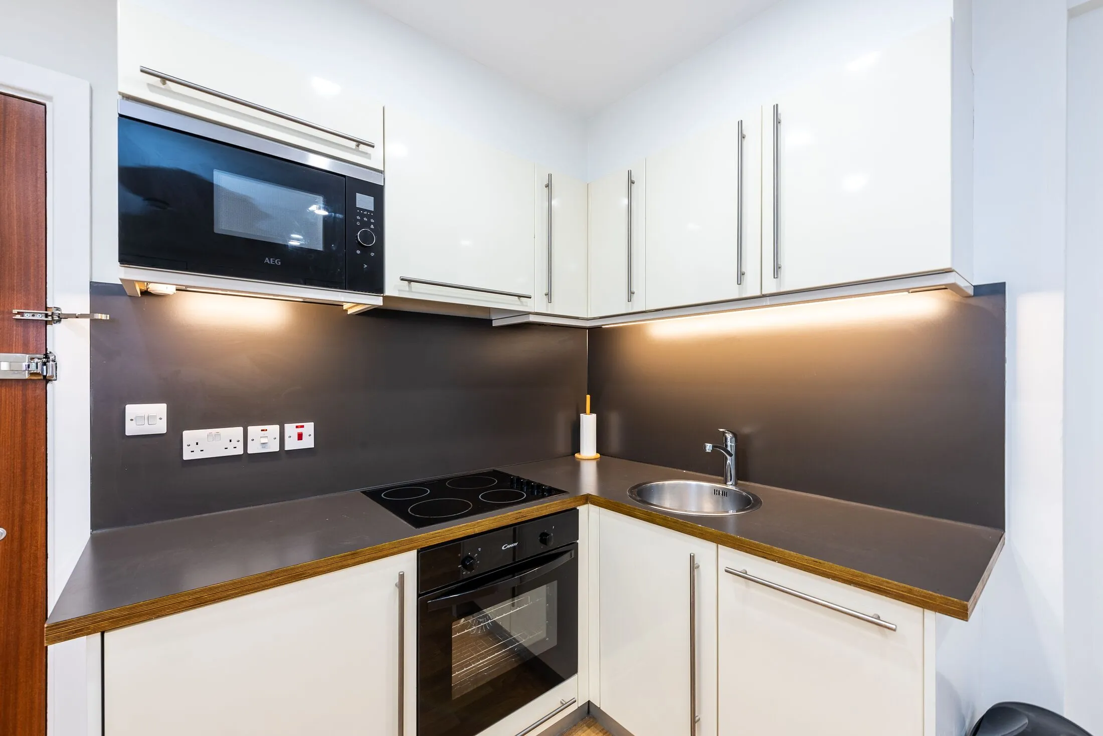 Flat Sloane Avenue in Greater London