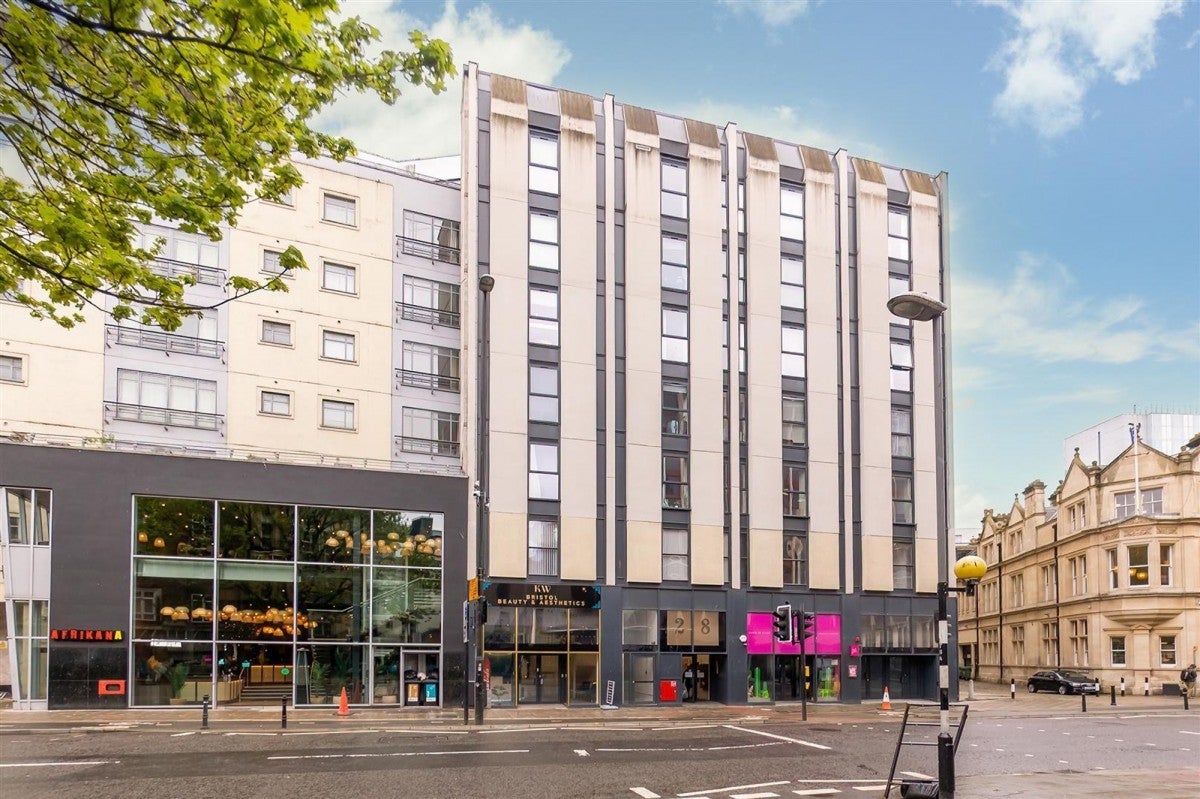 Flat Baldwin Street in Bristol