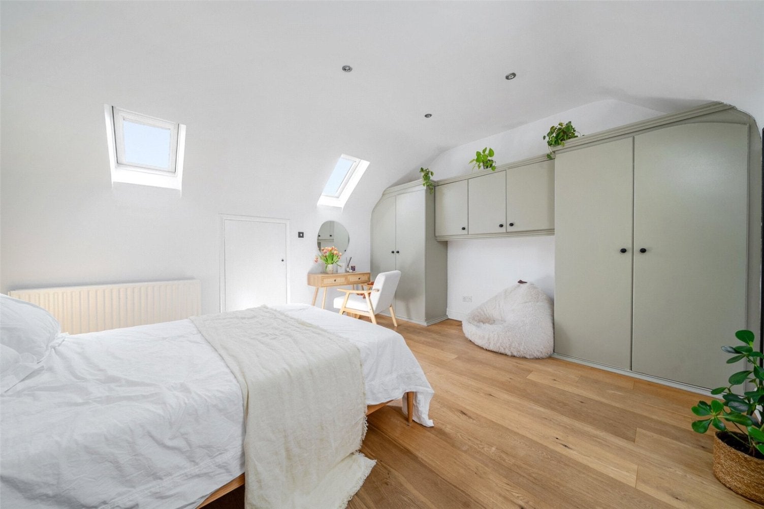 Flat Polecroft Lane in Greater London
