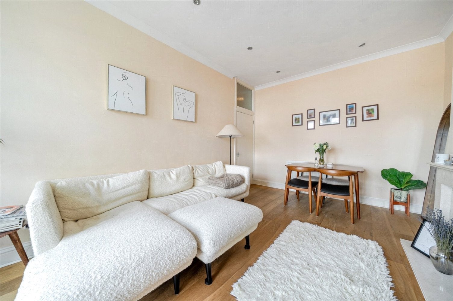 Flat Polecroft Lane in Greater London