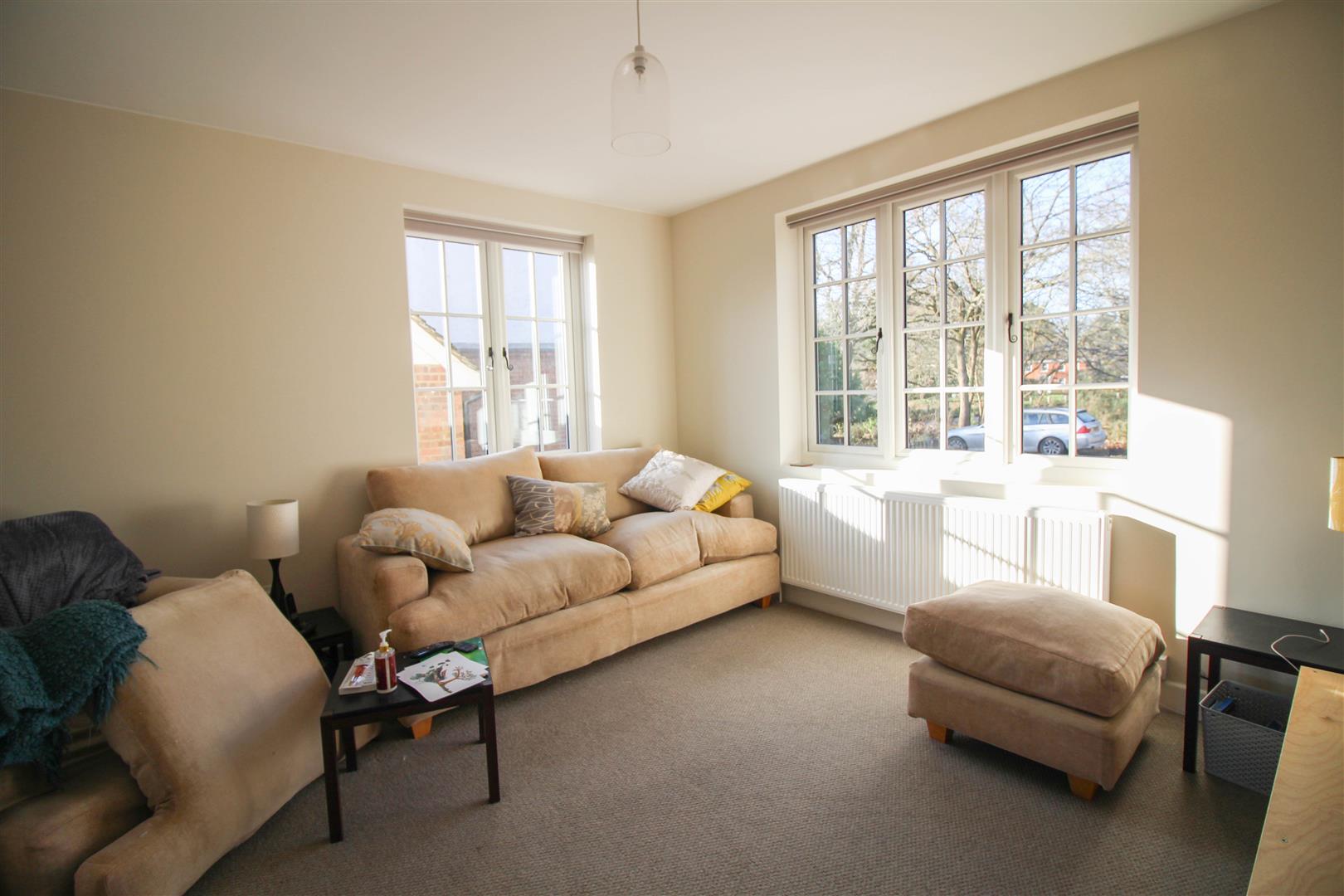 House Red Lion Road in Surrey Heath